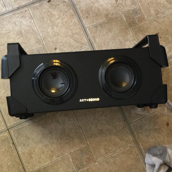 Bluetooth speaker - Picture 1 of 1